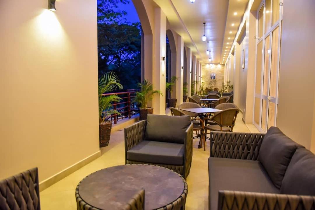 Admas Grand Hotel Entebbe Luaran gambar