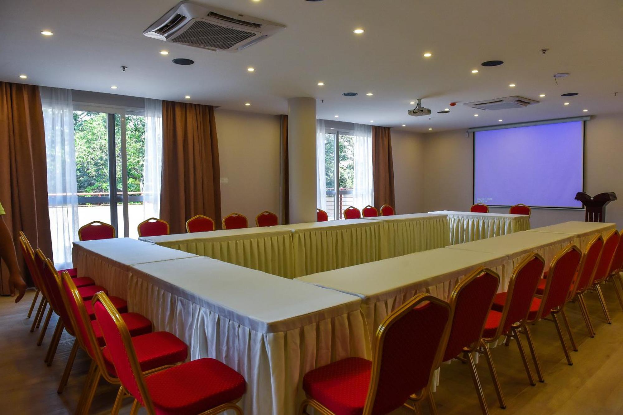 Admas Grand Hotel Entebbe Luaran gambar